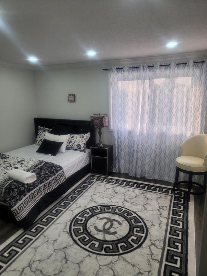 Treasure'S Lodge Мисисага Екстериор снимка